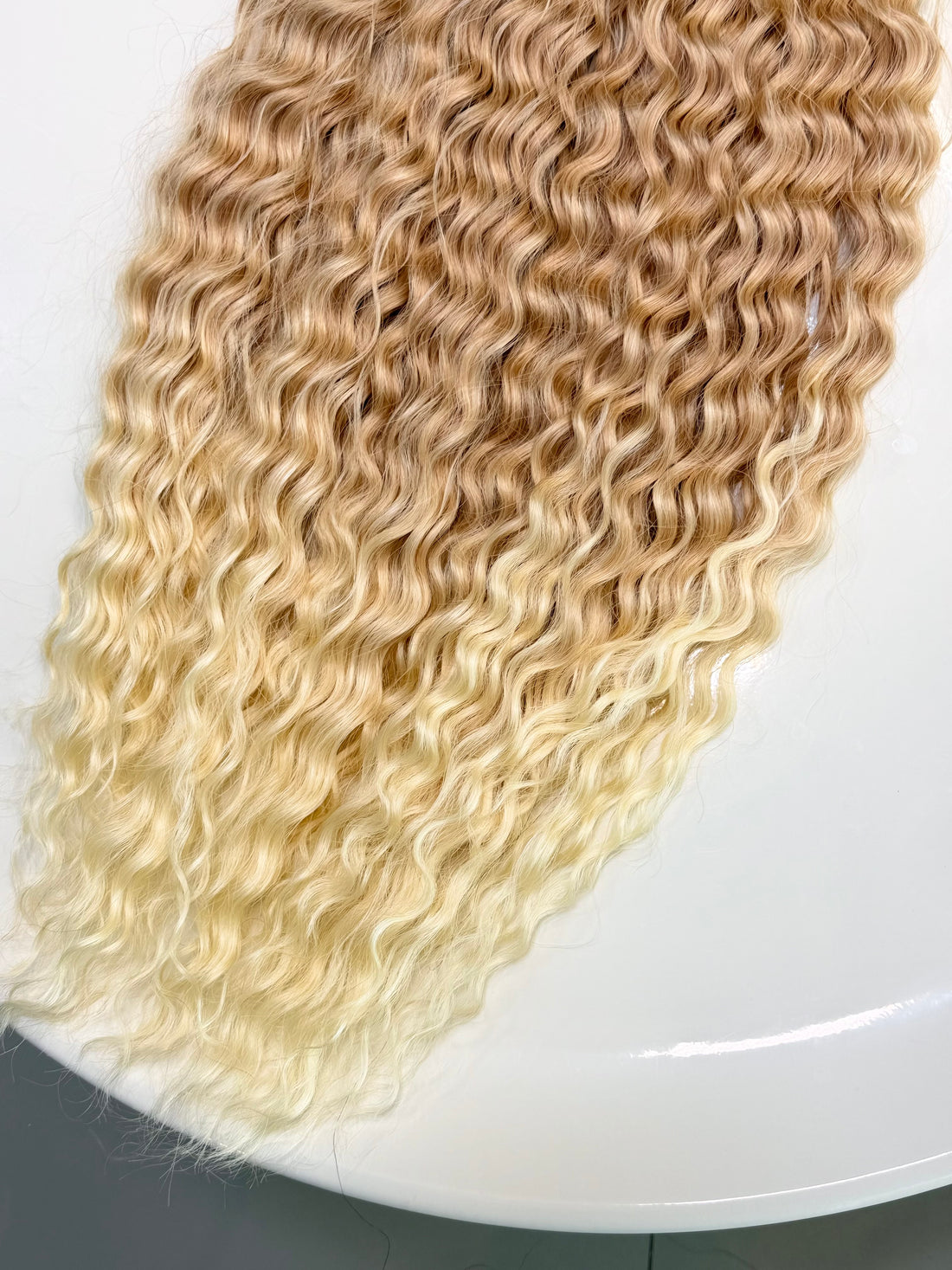 Beach Curls — color 27/613 — photo 3