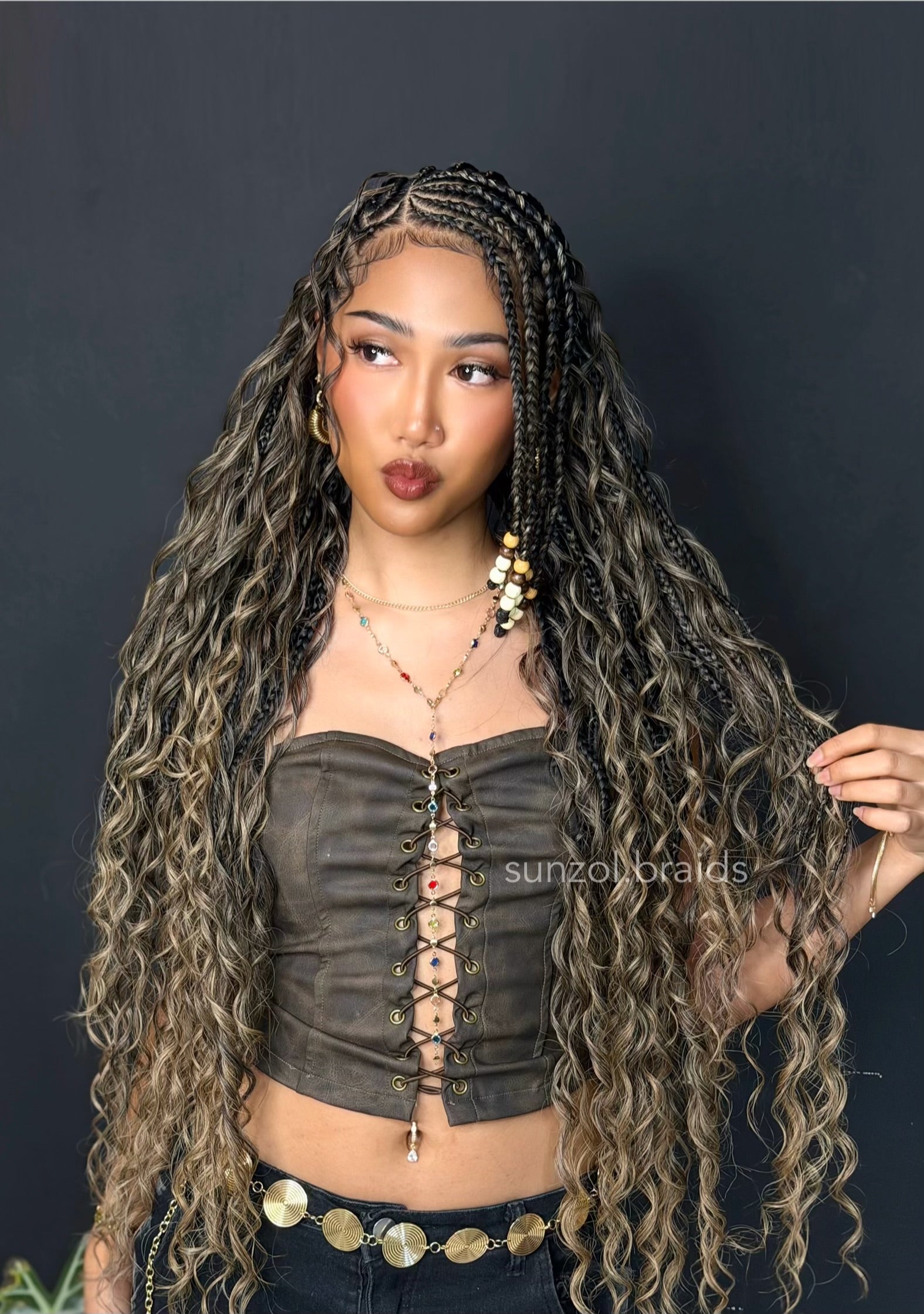 Brazilian Curls model — T8-14